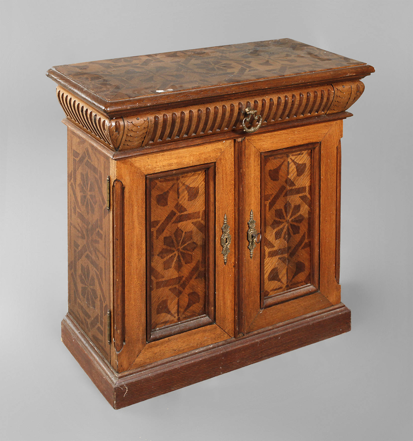 Halbschrank Gründerzeit