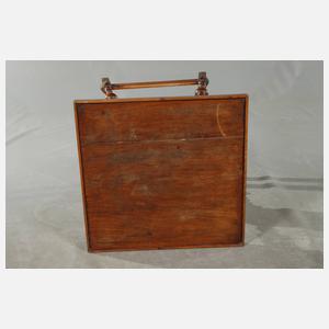 Zwei Gründerzeitbeistelltische