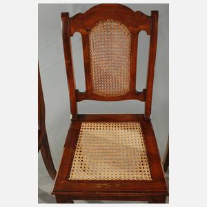 Vier Stühle um 1870