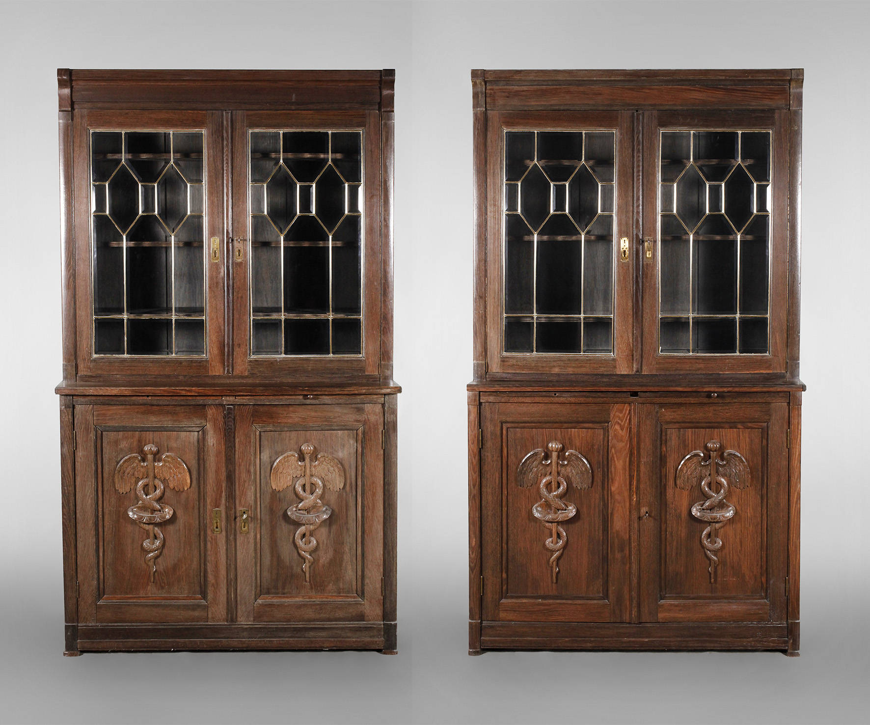 Paar Bücherschränke