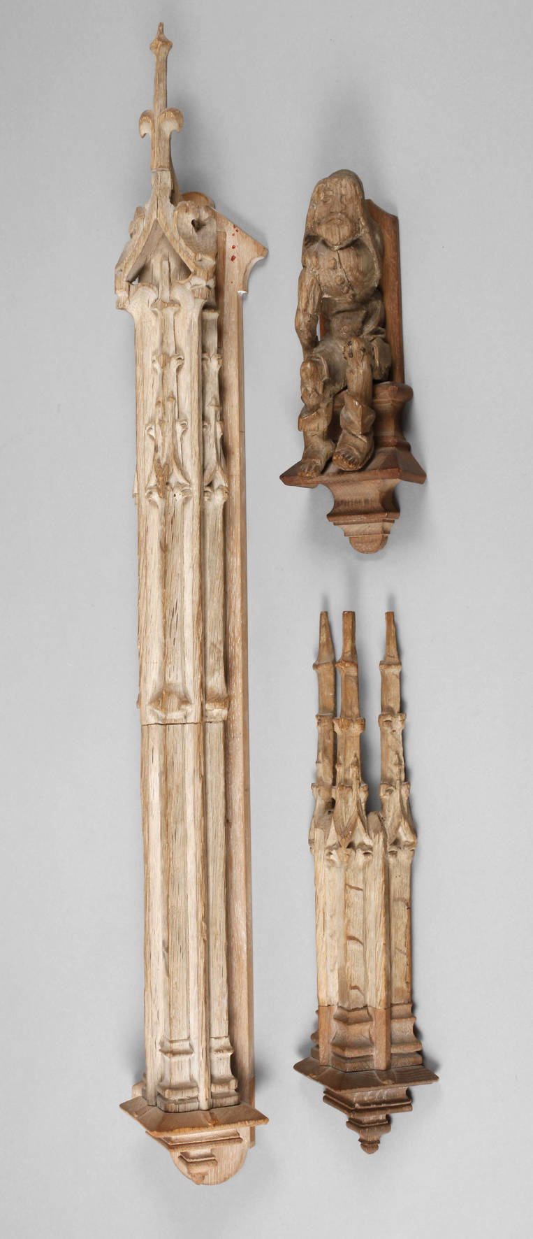 Drei gotische Schnitzereien