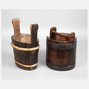 Zwei Holzeimer
