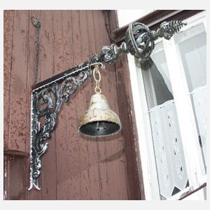 Ausleger mit Glocke