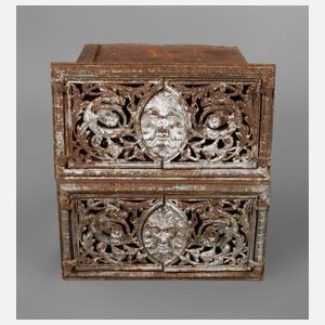 Zwei Ofeneinsätze Historismus