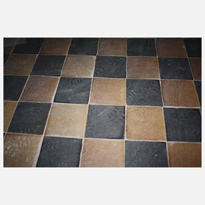 Historischer Kachelboden