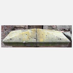 Paar Säulenabschlüsse