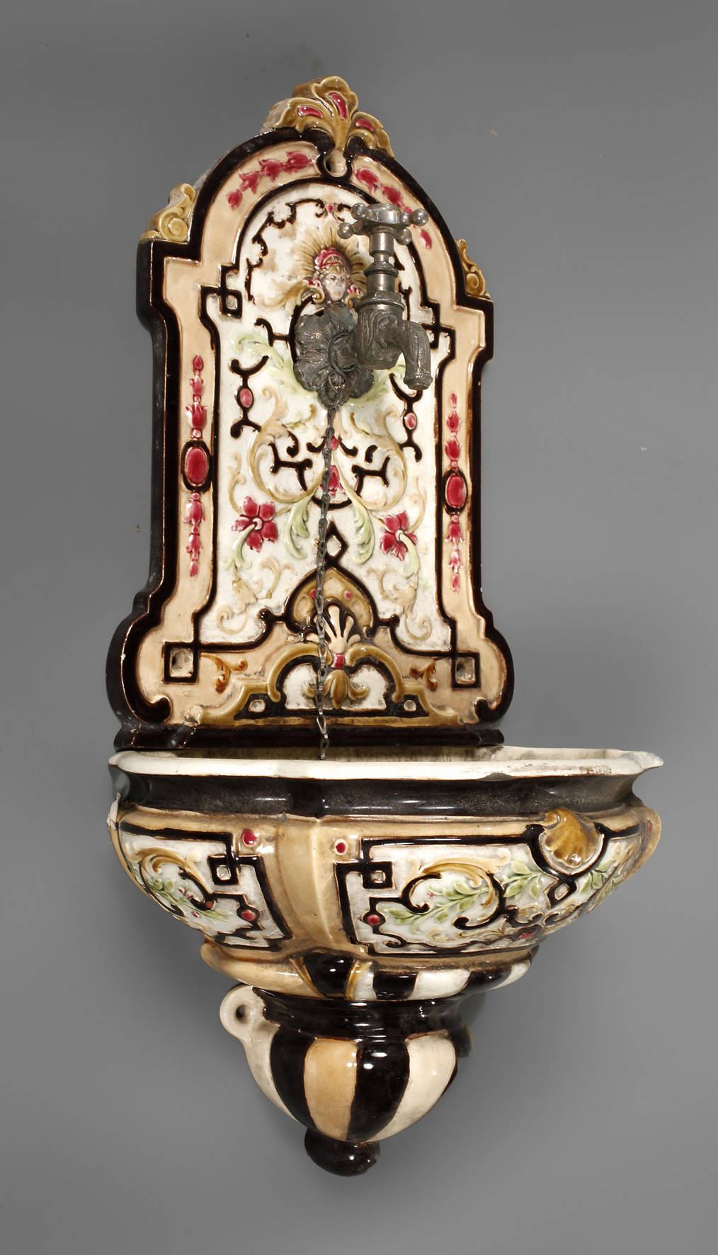 Wandwaschbecken Historismus