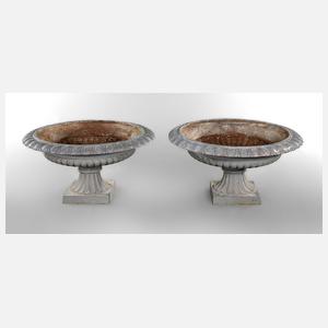 Paar repräsentative Pflanzbecken