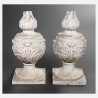 Paar Pfeilerbekrönungen111