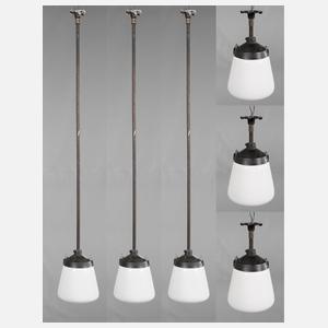 Sechs Industrielampen