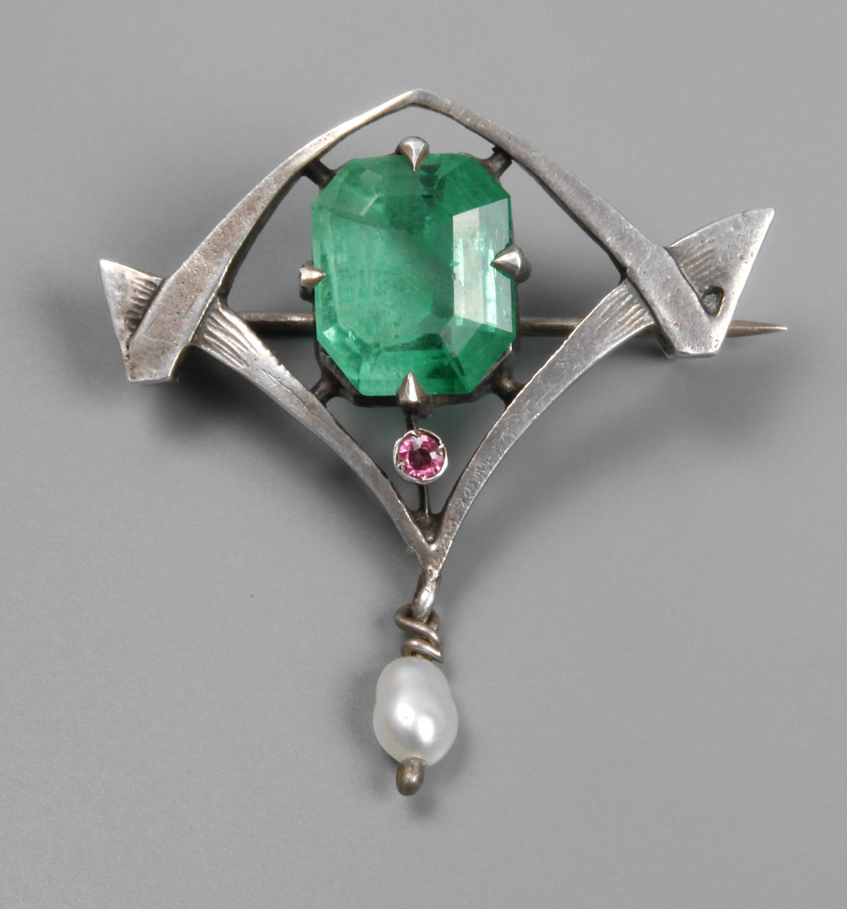 Jugendstilbrosche mit Steinbesatz