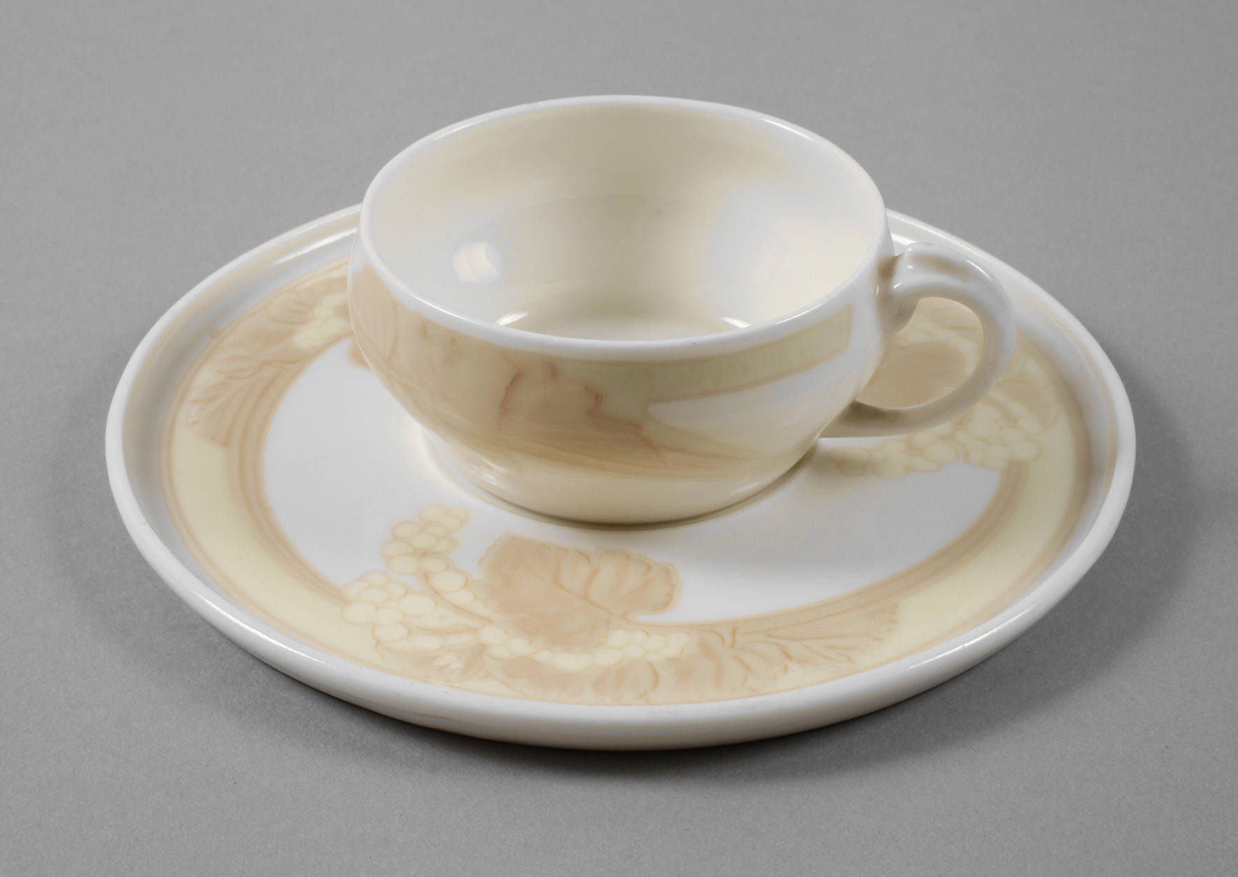 KPM Berlin Tasse mit Untertasse