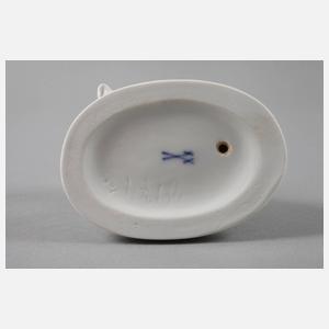 Meissen ”Junge Katze, sich putzend”