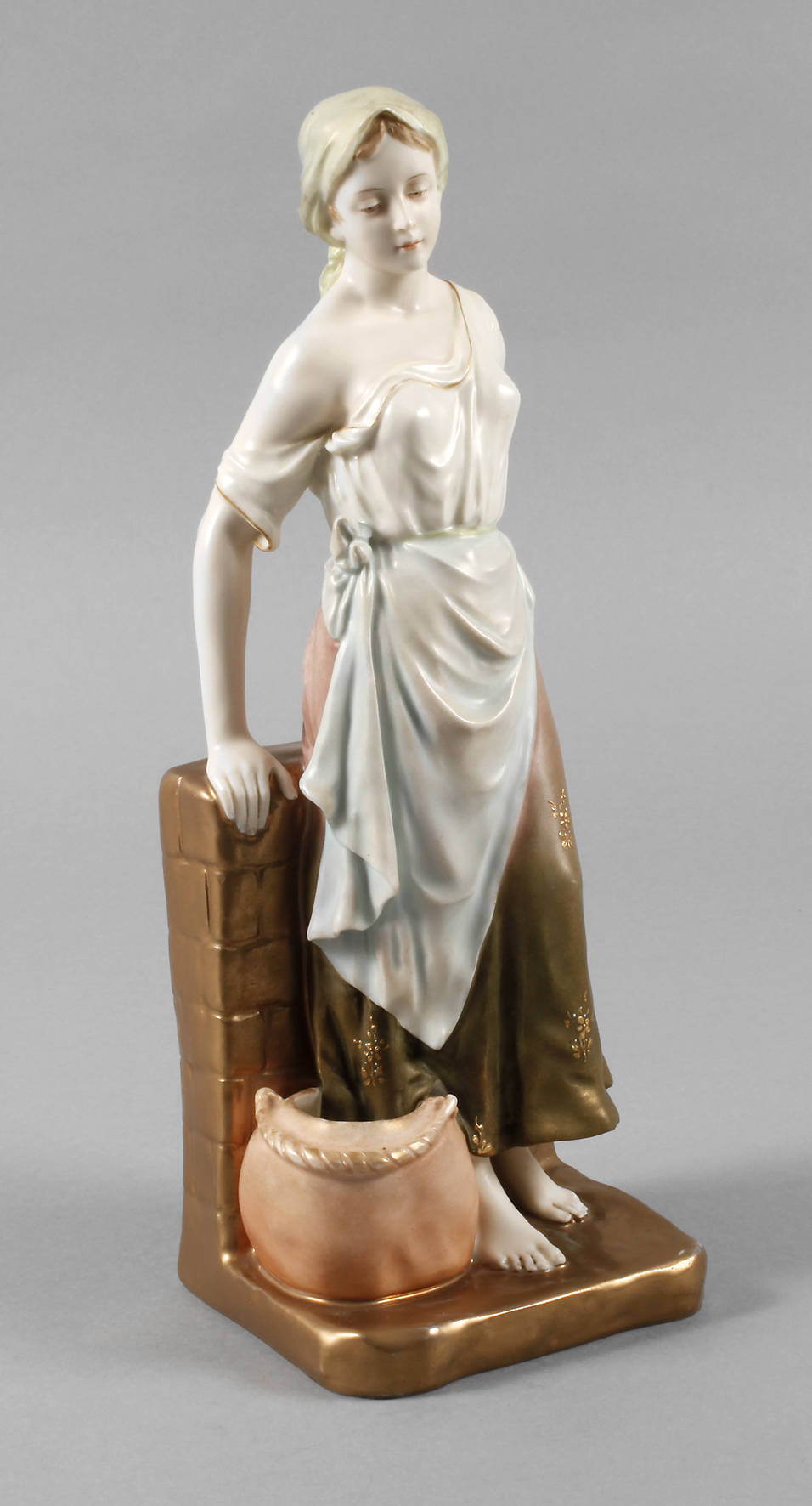 Österreich Frau mit Wassereimer