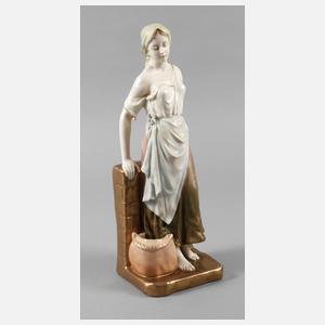 Österreich Frau mit Wassereimer