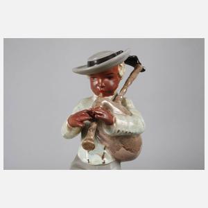 Goldscheider Wien schreitender Dudelsackspieler