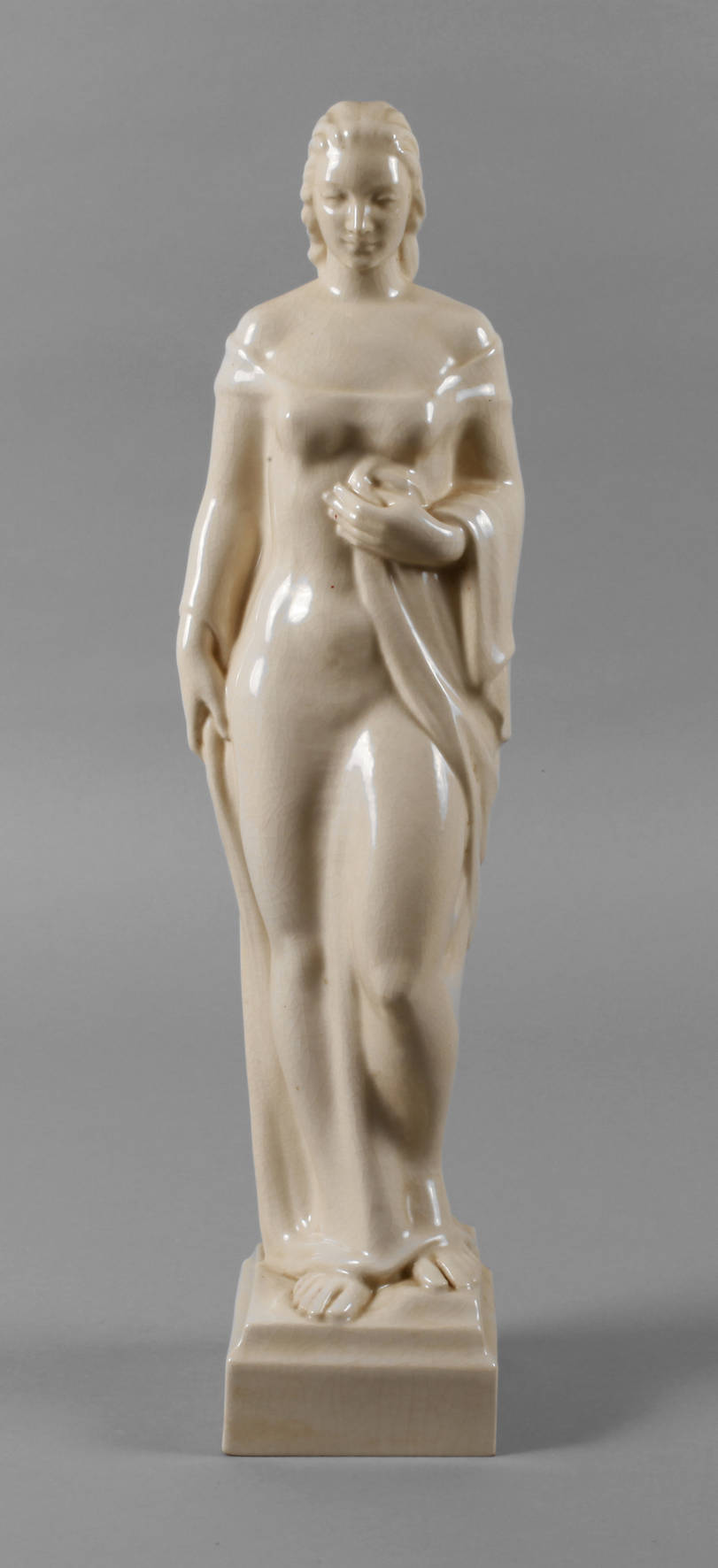 Große Frauenfigur Art déco