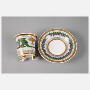 Vitrinentasse mit Sphingendekor