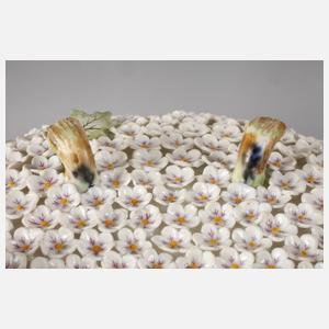 Meissen Deckelterrine mit Unterschale Schneeballendekor