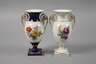 Meissen zwei kleine Amphorenvasen