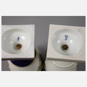 Meissen zwei kleine Amphorenvasen