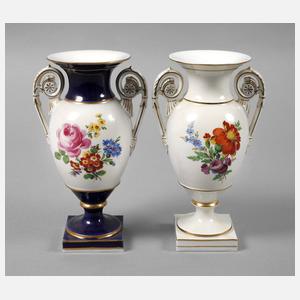 Meissen zwei kleine Amphorenvasen