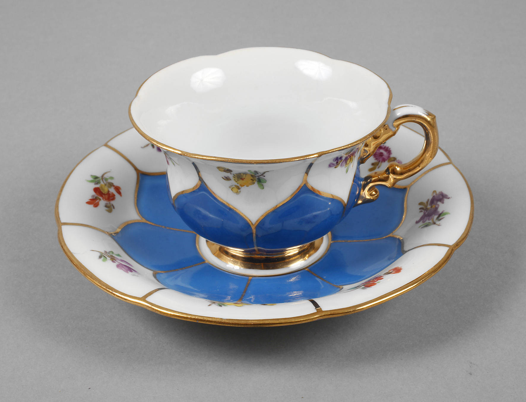 Meissen Mokkatasse ”B-Form”