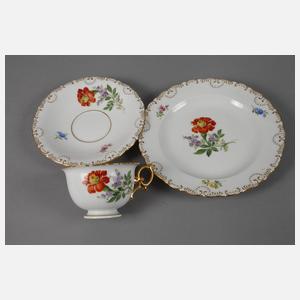 Meissen zwei Kaffeegedecke ”Blume 2”
