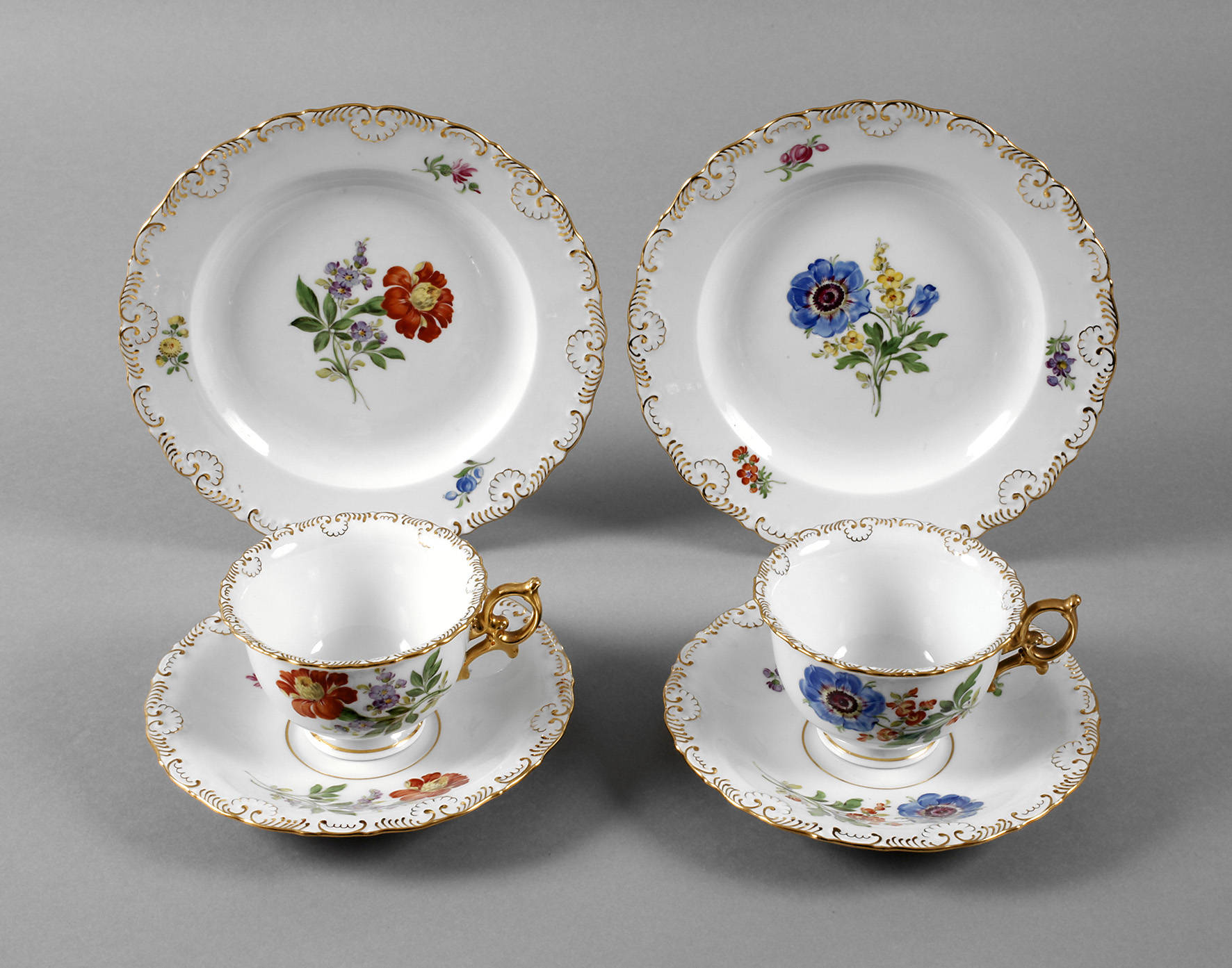 Meissen zwei Kaffeegedecke ”Blume 2”