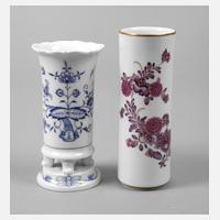 Meissen zwei kleine Vasen111