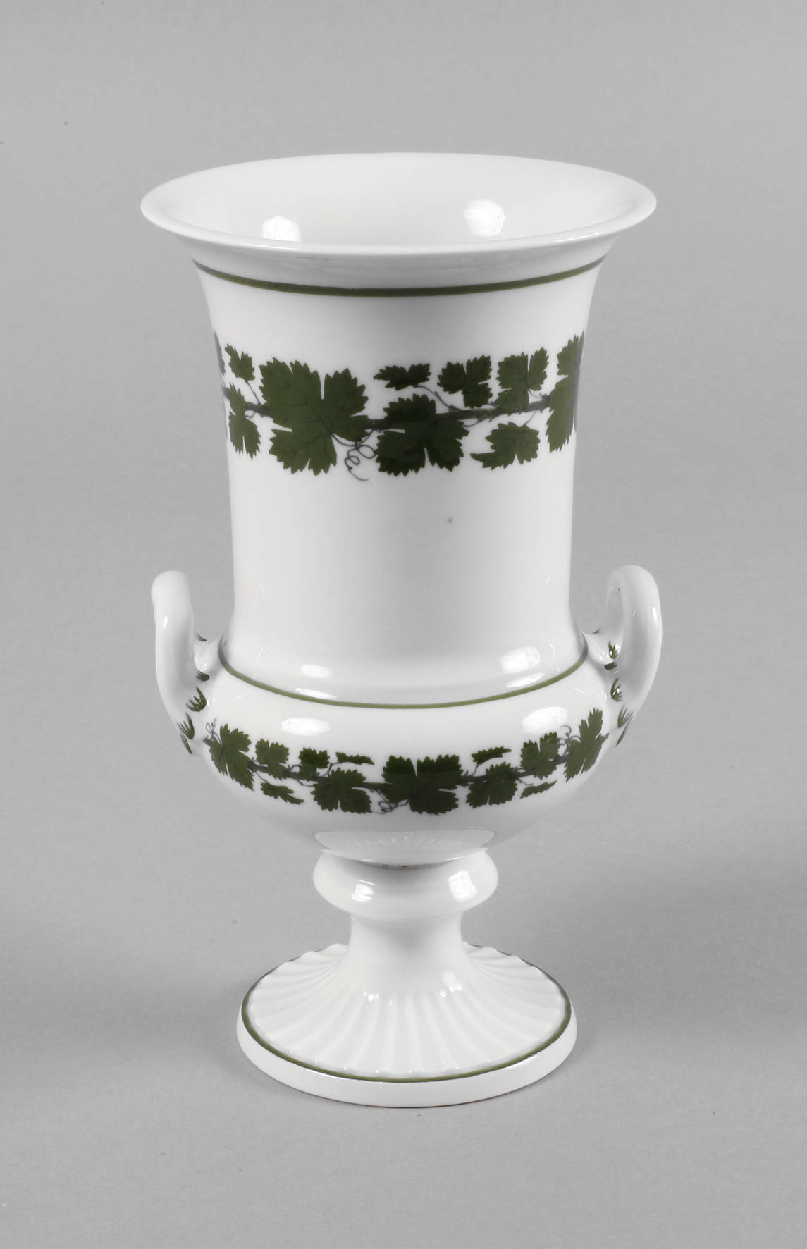 Meissen Kratervase Weinlaubdekor