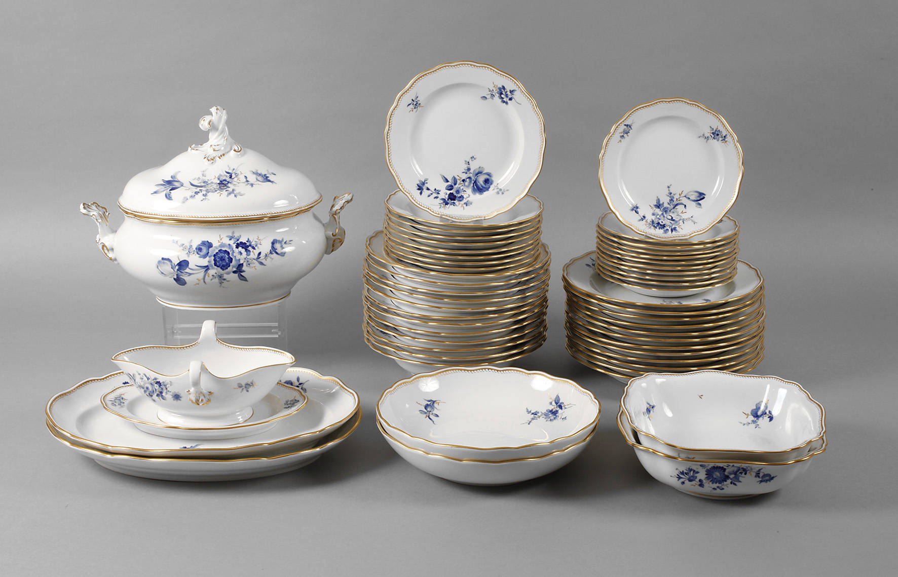 Meissen Speiseservice ”Blaue Blume mit Goldgräsern”