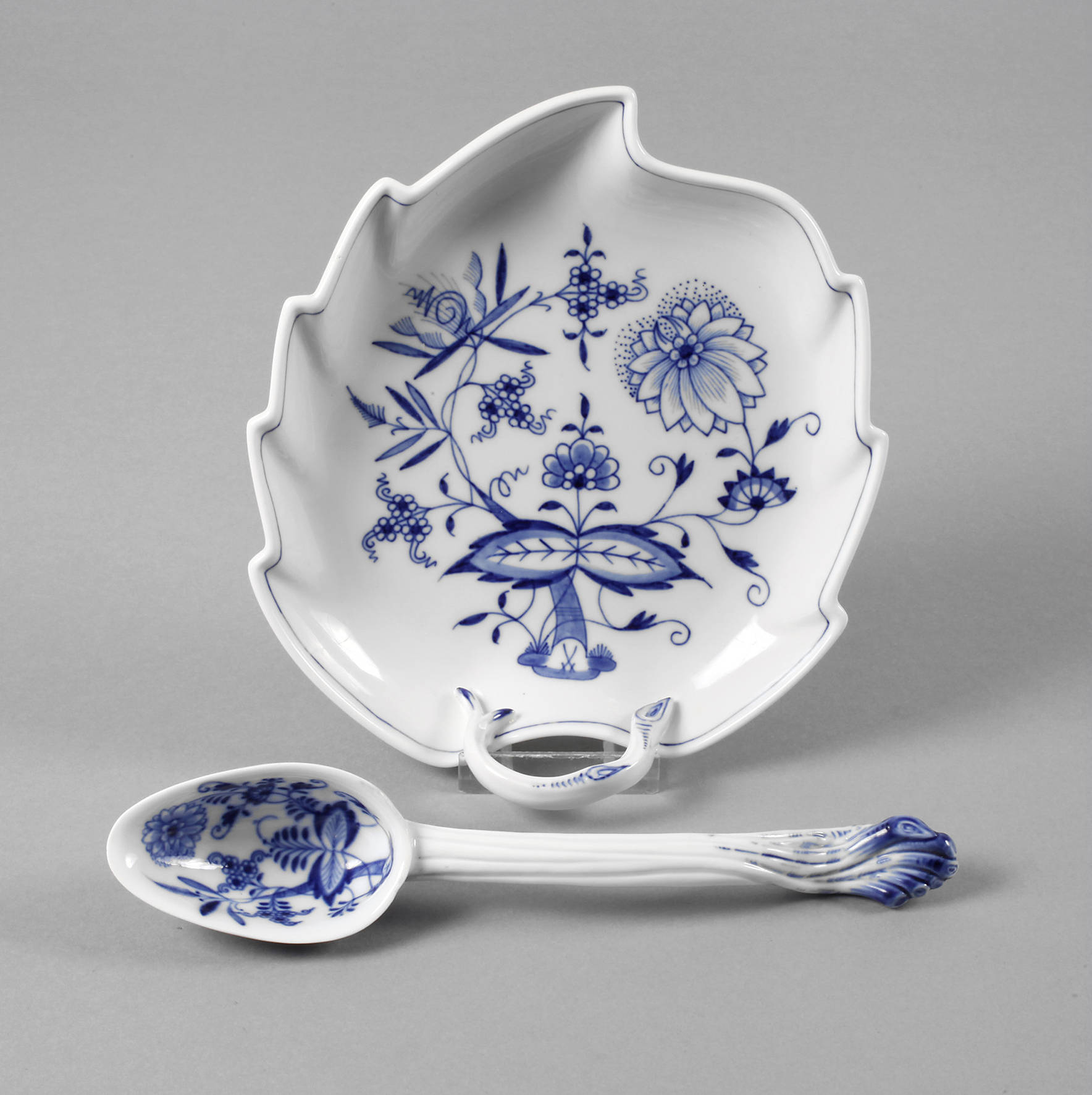 Meissen Löffel und Blattschale ”Zwiebelmuster”