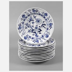 Meissen elf Speiseteller ”Zwiebelmuster”