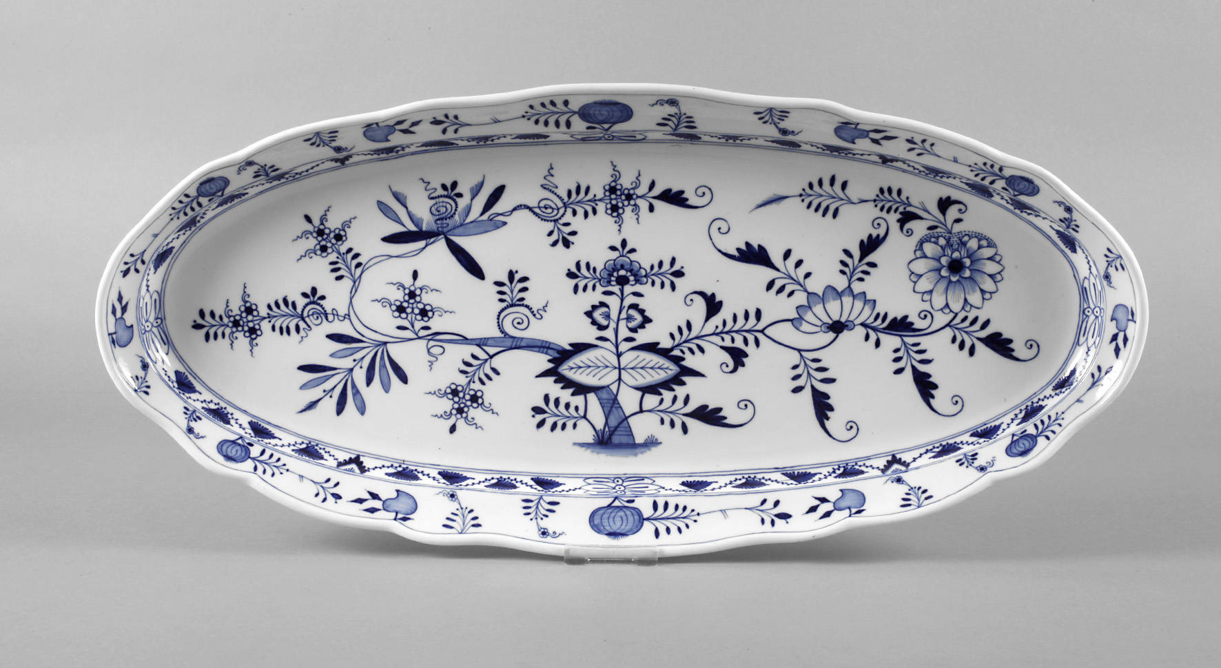 Meissen große Fischplatte ”Zwiebelmuster”