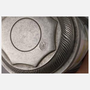 Fayencewalzenkrug mit Posaunist