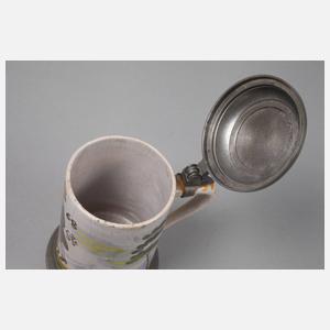 Fayencewalzenkrug mit Posaunist