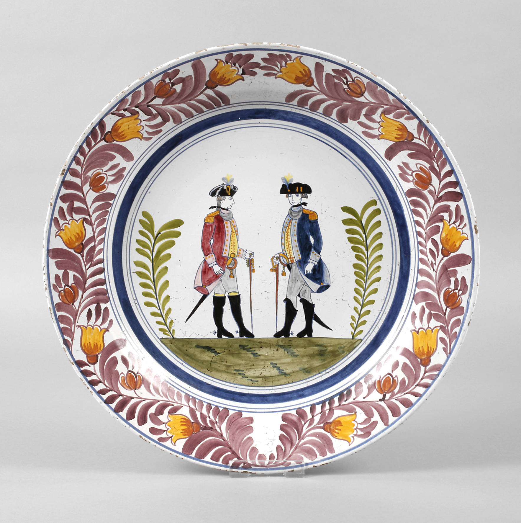 Großer militärischer Fayenceteller