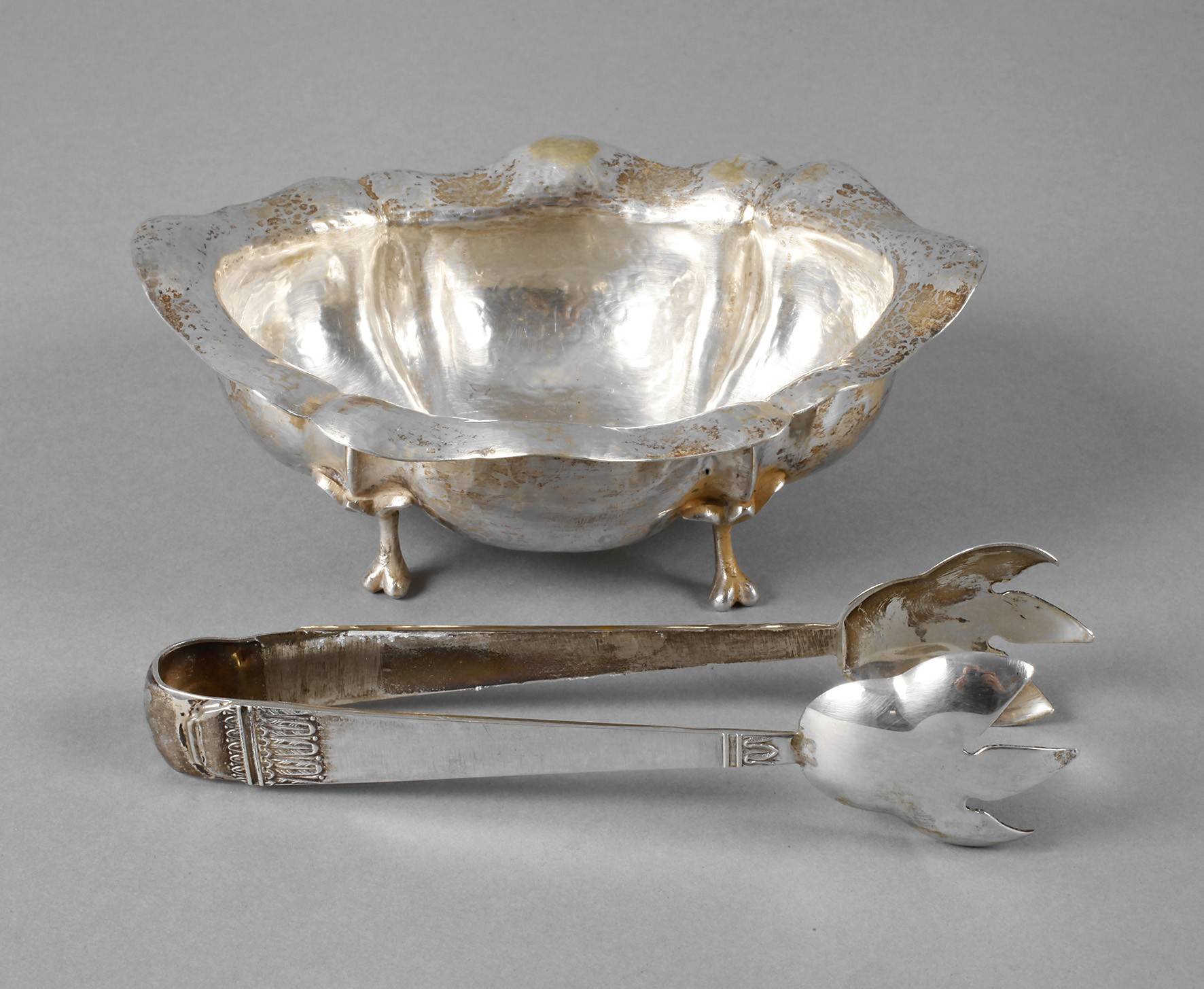 Silberschale mit Zuckerzange