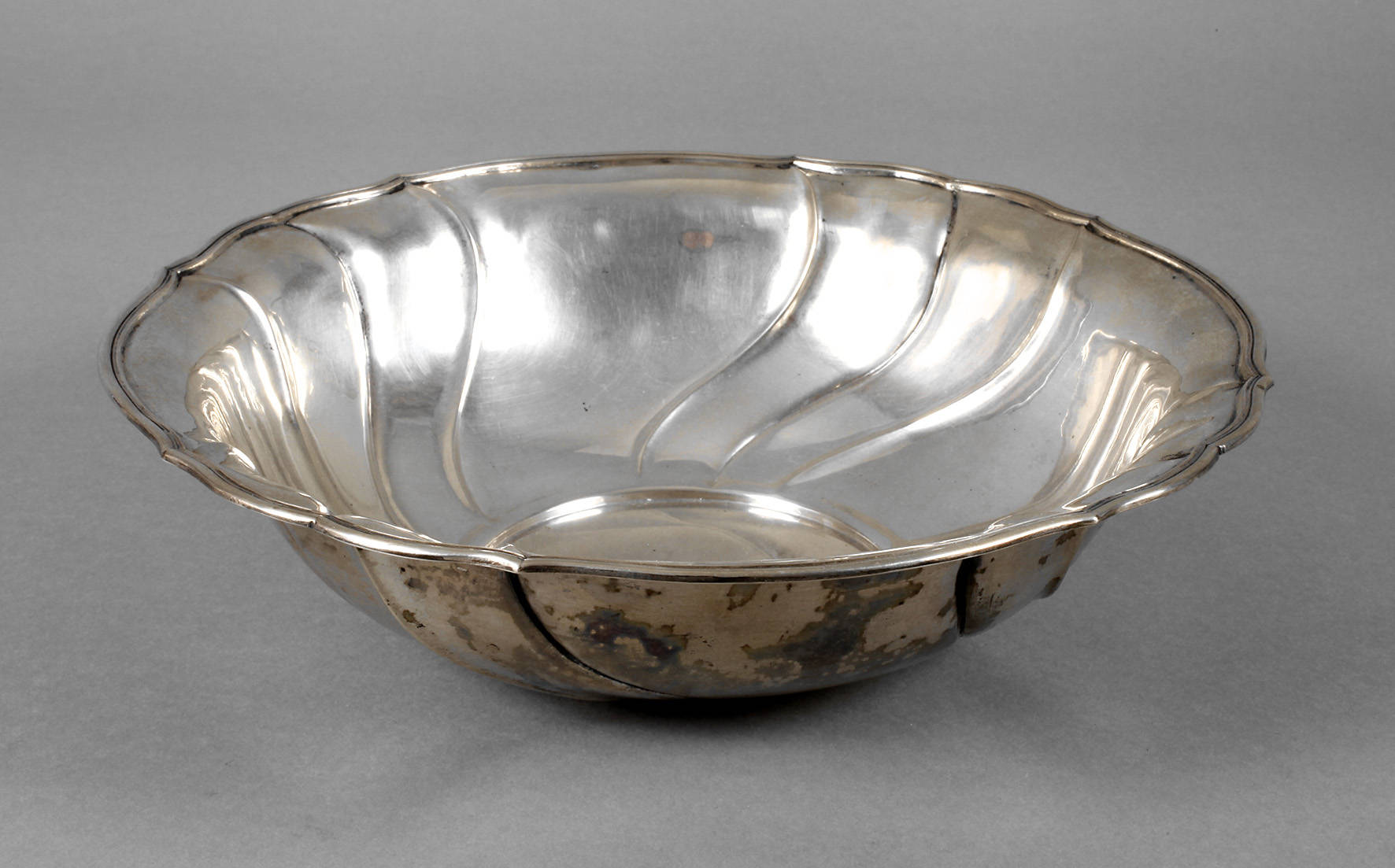 Große Silberschale
