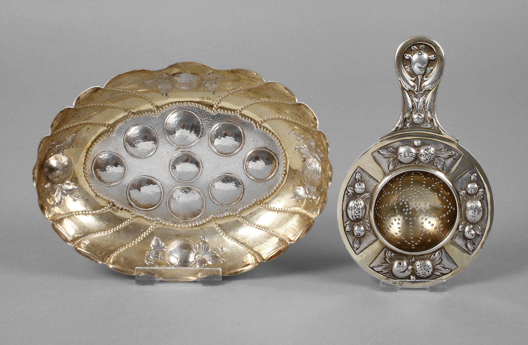 Schale und Teesieb Silber