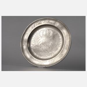 Große Zinngedenkplatte