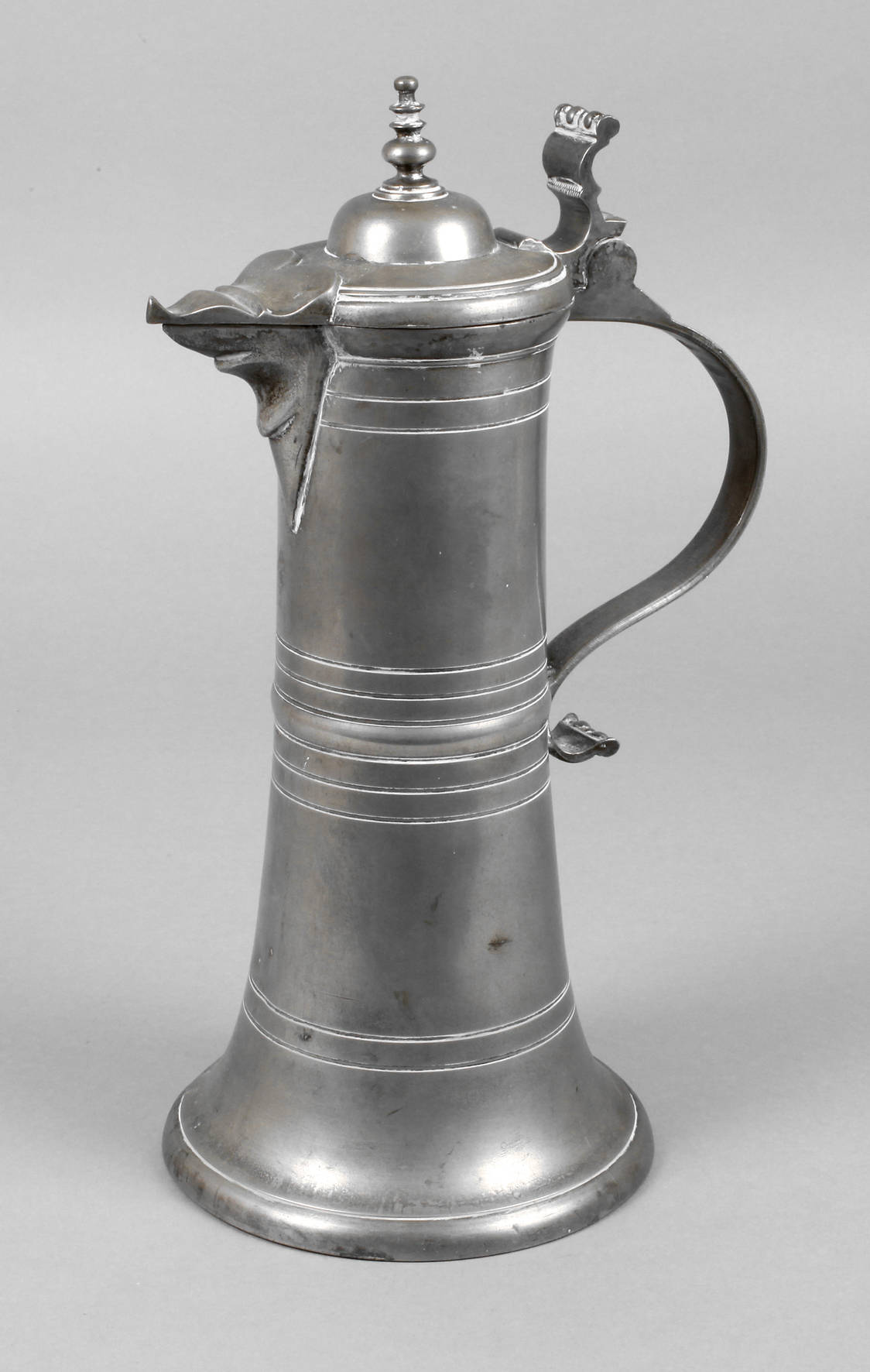 Hohe Schnabelkanne Zinn