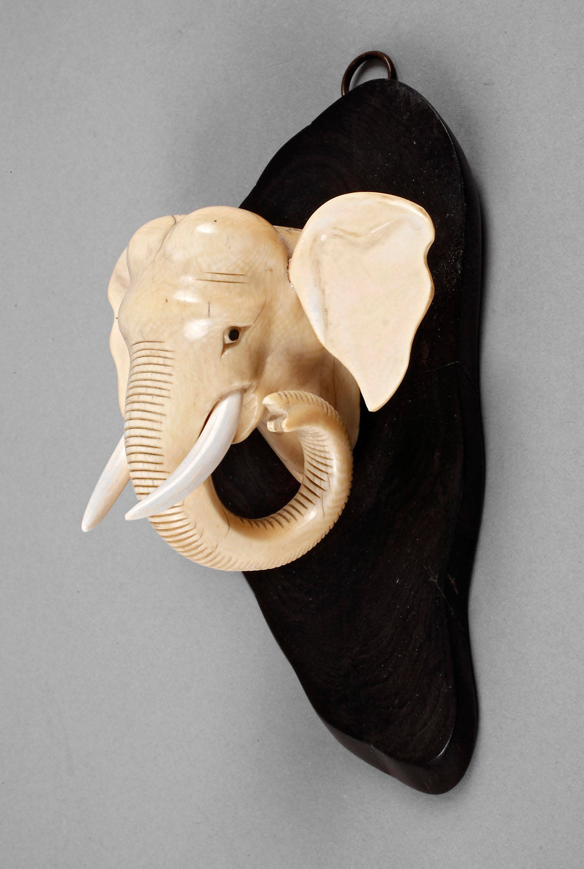 Elfenbeinschnitzerei