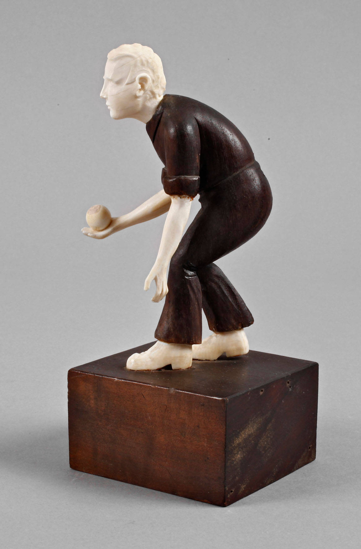 Figürliche Schnitzerei