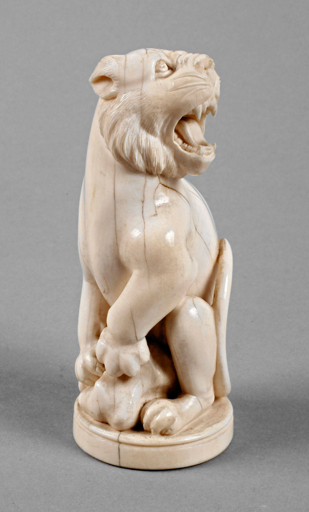 Elfenbeinschnitzerei