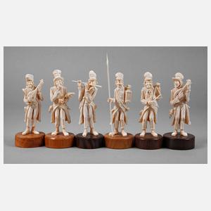 Figürliche Elfenbeinschnitzereien