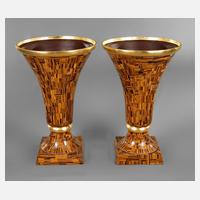 Paar prächtige Portalvasen111