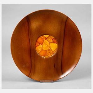 Holzteller mit Bernstein