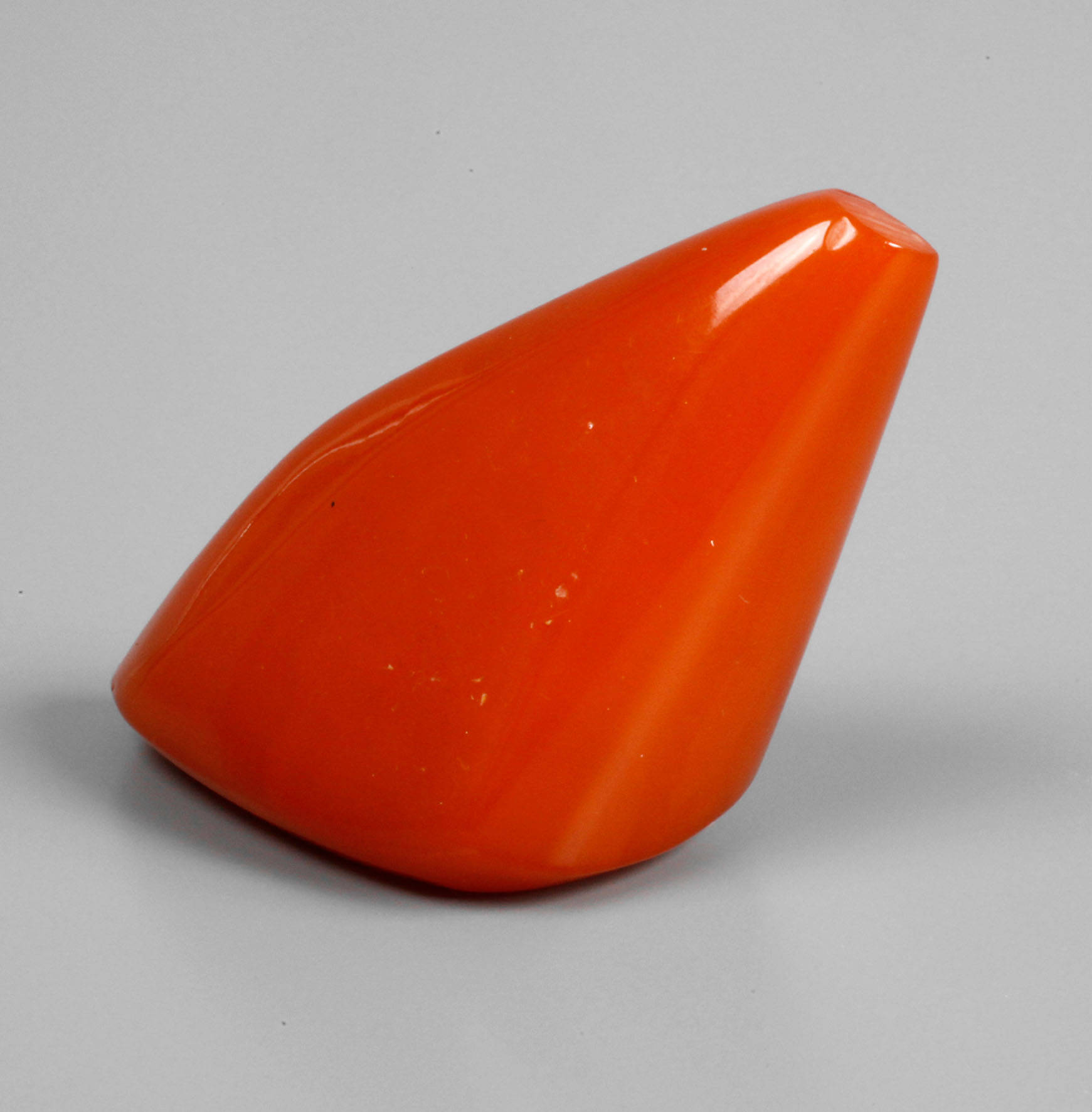 Bernstein geschliffen